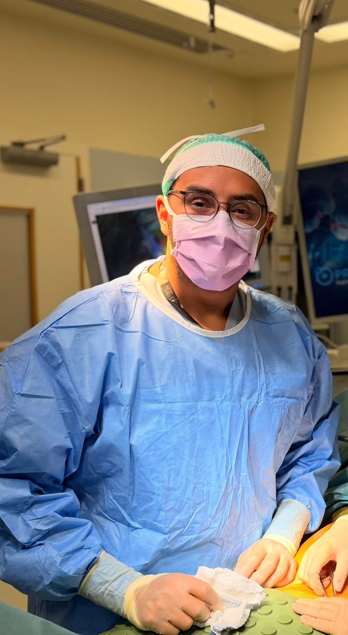 Dr. Mohamad El Haress in surgery